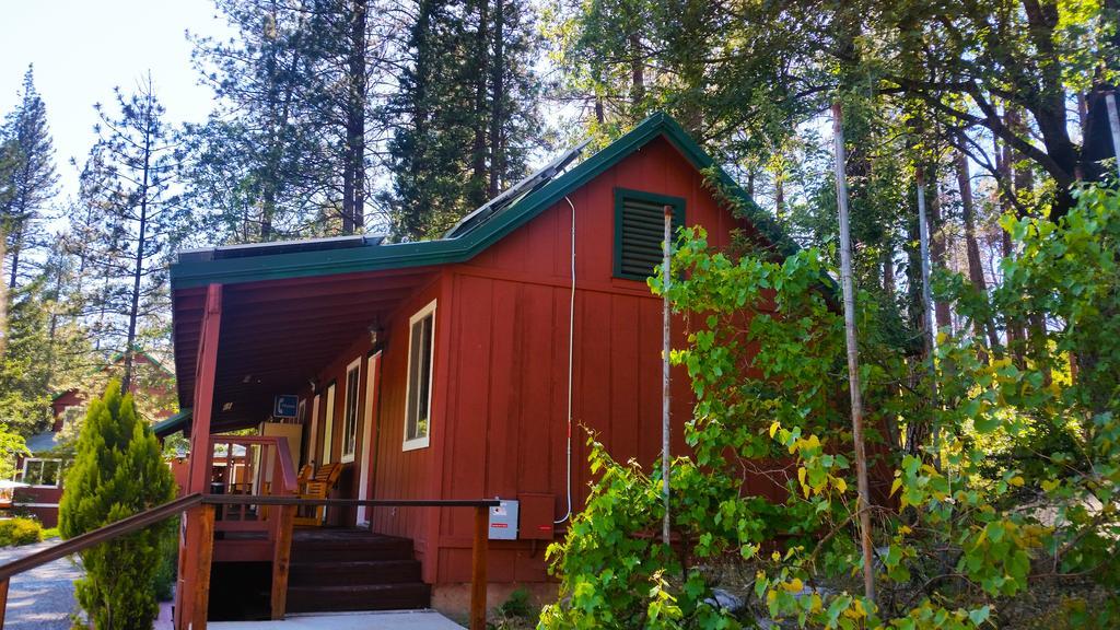 Hotel Yosemite Riverside 2*
