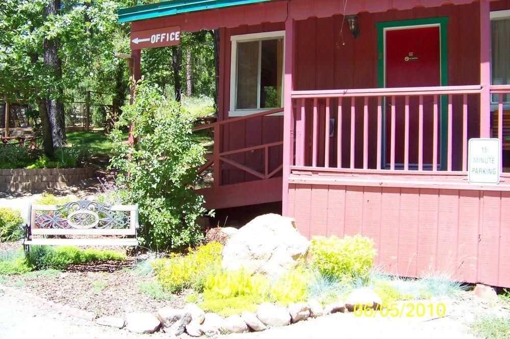 Hotel Yosemite Riverside 2*