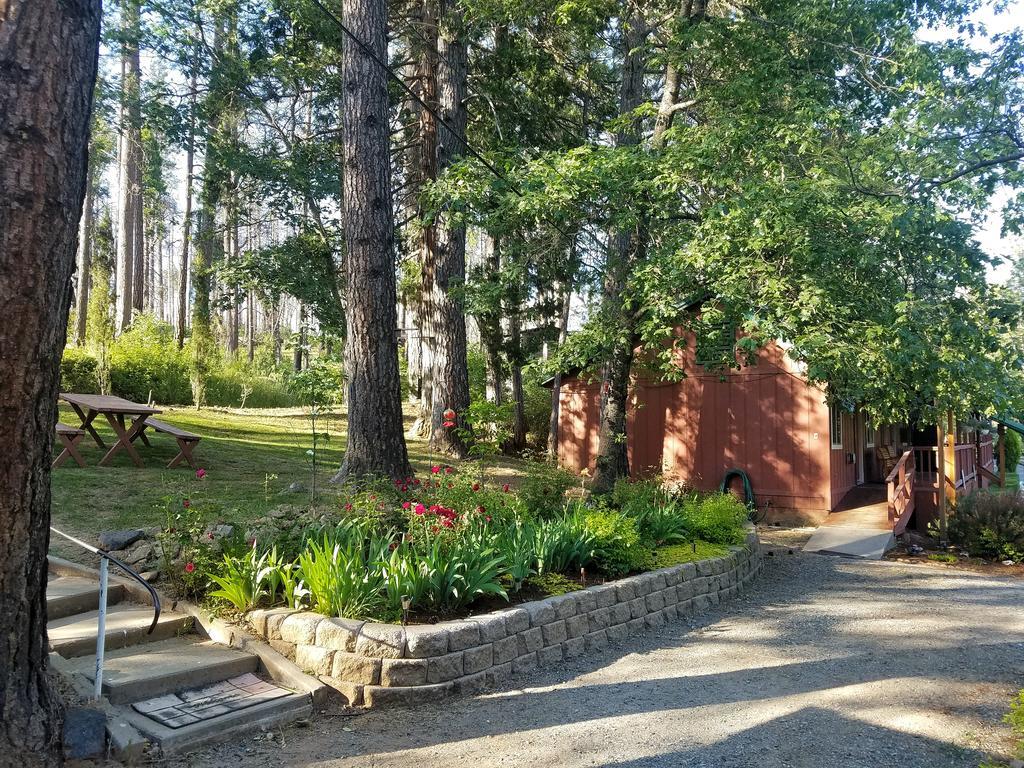 Yosemite Riverside Hotel
