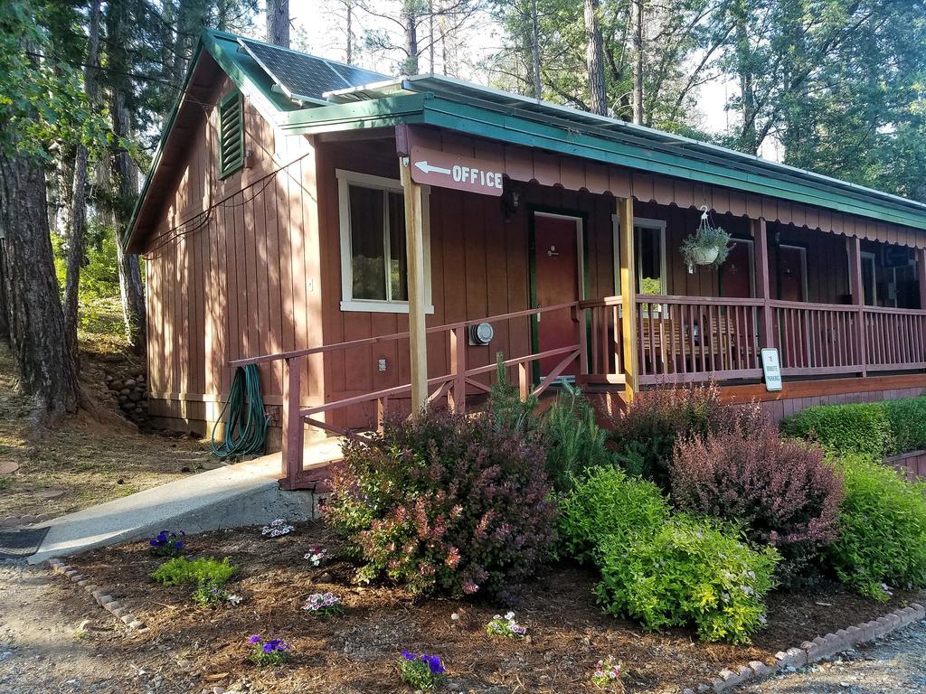 Hotel Yosemite Riverside 2*